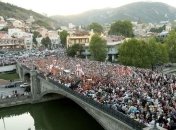 В центре Тбилиси оппозиция проводит митинг