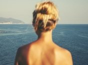 Почему появляются прыщи на спине: как их лечить?