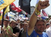 Голодающие под Украинским домом открестились от Ющенко и Яценюка