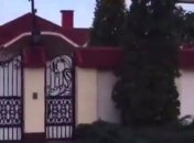 Как под куполом: в сети показали, как сейчас выглядит дом матери Ахметова в Донецке