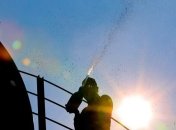 Студентам Кембриджа запретили обливаться шампанским