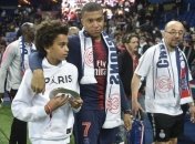 Официально: Мбаппе остается в ПСЖ