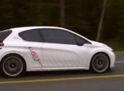 Тест-драйв Peugeot 208 HYbrid FE (Видео)