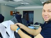 Андре Тан опублікував варіанти, як носити одяг з тропічним принтом