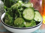 Нежный, сочный и легкий салат из свежих огурцов