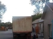 Трагедия в Одесской области: девочка выбежала на дорогу и угодила под колеса грузовика