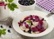 Перед такими лінивими варениками з чорницями ви не встоїте