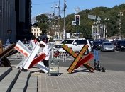 Противотанковые ежи стали настоящими арт-объектами