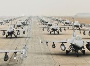 Самолеты F-16
