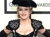 Cингл Мадонны "Living For Love" не стал хитом в американских чартах