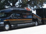 Внушительные габариты мини-отеля на колесах от компании Ford (Видео)