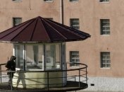 В грузинских тюрьмах нашли "жучки" и скрытые камеры 