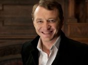 Марат Башаров нашел утешение в объятиях другой женщины