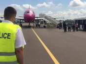 Полиция проводит эвакуацию в аэропорту "Жуляны" из-за минирования