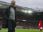 Фанаты МЮ оригинально требуют отставки Моуриньо