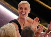 Оскарівське селфі від Шарліз Терон на врученні кінопремії (Фото)