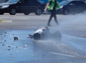 Обломки упавшей на проезжую часть ракеты