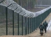 Латвия завершила сооружение забора на границе с РФ