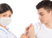 Взрослые люди чаще страдают при вакцинации от гриппа