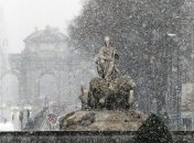 Сильные снегопады обрушились на Мадрид: объявлен "оранжевый" уровень опасности