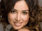 Для Златы Огневич выпустили уникальную бутылку шампанского