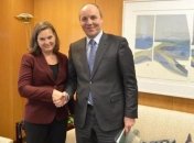 Парубий обсудил с Нуланд вопрос поставок оружия Украине