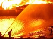 Горящий танкер с нефтью у Китая: продолжается спасательная операция