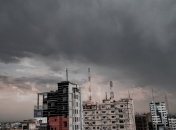 Грози, мокрий сніг та +23°: відомо, якою буде погода найближчі дні