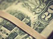 В марте украинцы продали валюты на $129 млн больше, чем купили