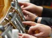 "Агрессор на пороге, а они…": фото нардепа в Раде возмутило украинцев