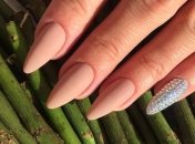 Маникюр 2019: идеи стильного маникюра для миндалевидных ногтей