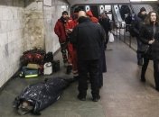 Врачи на станции "Лукьяновская" боролись за жизнь мужчины