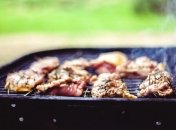 "Главное – все правильно организовать": Евгений Клопотенко рассказал, что можно приготовить на пикнике