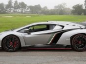 Невероятное шоу с участием самых крутых Lamborghini (Видео)