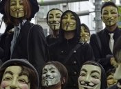 Молодые люди в масках пикетировали офис ПР в Ивано-Франковске