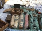 На Донбассе обнаружен схрон с боеприпасами (Видео)