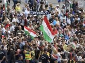 Парламент Венгрии принял присягу на фоне протестов