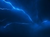 Во Франции за 12 часов зафиксировано 100 тысяч ударов молний