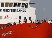 Мальта разрешила швартовку судна с 141 мигрантом на борту 