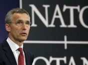 Столтенберг: РФ продолжает снабжать террористов современным оружием