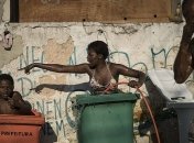 Нищие бразильцы живут в заброшенном здании института (Фото) 