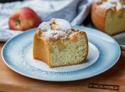 Шарлотка с яблоками