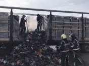 На Закарпатье возле КПП "Тыса" воспламенился грузовик с углем