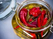 Как приготовить ароматизированное масло с чили в домашних условиях