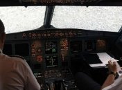 Украинскому пилоту дали орден за посадку аварийного самолета в Стамбуле