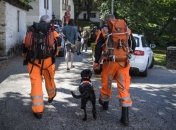 Восемь человек пропали без вести после оползня в швейцарских Альпах 