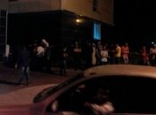 В Харькове возле больницы собрались знакомые пострадавших в резне