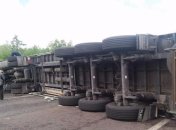 На Львовщине перевернулась фура, есть пострадавшие