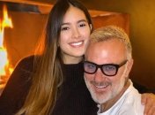 Танцующий миллионер очаровал жену Монатика видео с новорожденной дочерью