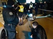 В Киеве на мосту произошла стрельба: спецназ задерживал вооруженного иностранца